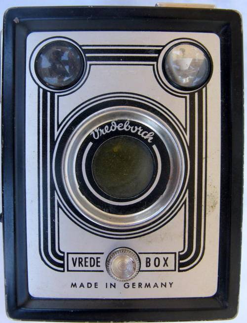 VINTAGE :  VREDEBORCH : VREDE-BOX : CAMERA - MADE IN GERMANY