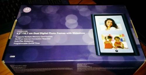 Motorola 4.2"/10.7cm Dual Digital Photo Frames  **2 Available**