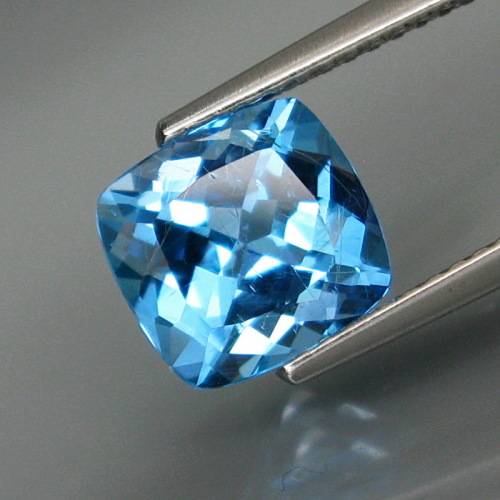 2.79Ct.Ravishing Color&Full Sparkling! Swiss Blue Topaz Brazil