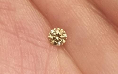 Stunner! Natural Loose Round Cut Fancy Champagne Diamond: 0.14ct  VVS1