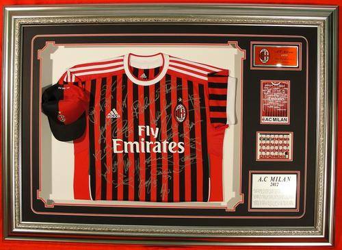 AC Milan - Serie A Autographed / signed Jersey!