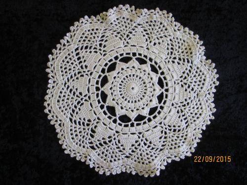 26cm Round white Doillie