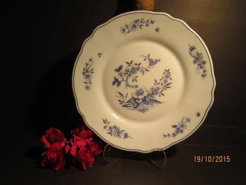 French Arcopal Milk Glass, Kalinka Pattern. Soup plate A