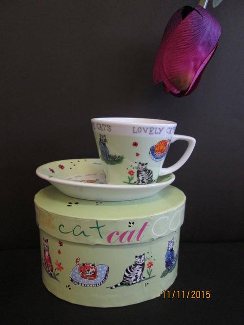 Gift tea cup set with Cats
