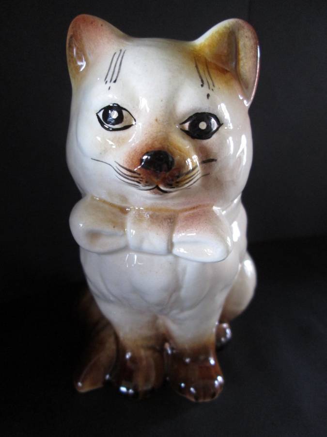 Faiarte Cat ornament Vintage /Collectible Porcelain/Ceramic