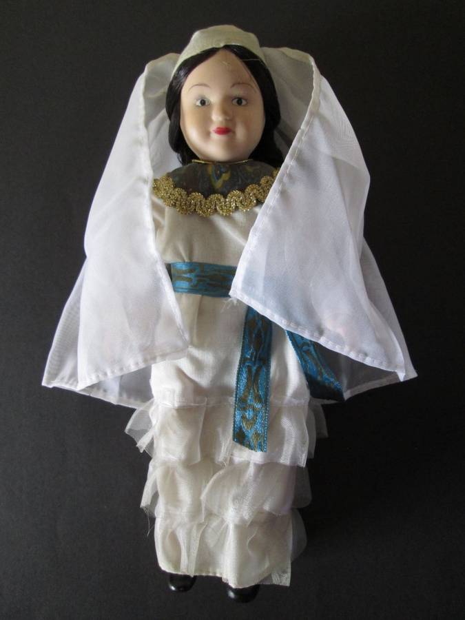 Dolls of The World- No 57- Porcelain Doll- Kazakhstan- Kazakhstan Costume + Collector's Guide