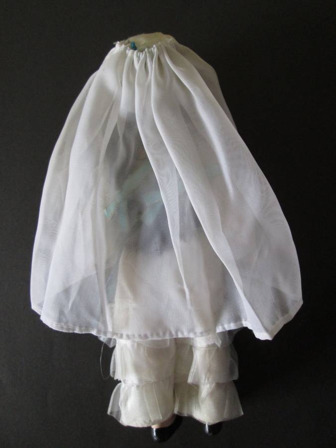 Dolls of The World- No 57- Porcelain Doll- Kazakhstan- Kazakhstan Costume + Collector's Guide