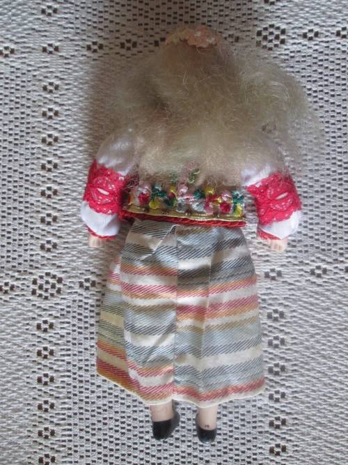 Dolls of The World 4 x dolls Loose heads.
