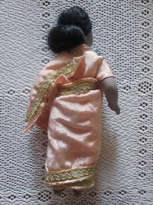 Dolls of The World 4 x dolls Loose heads.