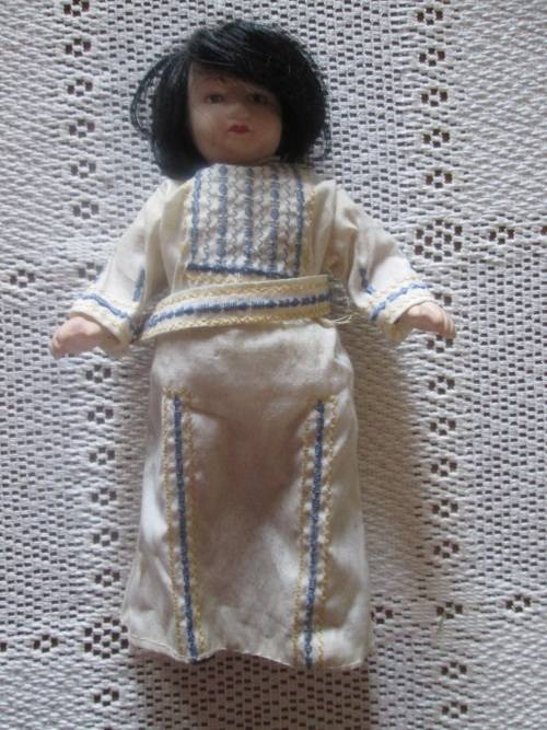 Dolls of The World 4 x dolls Loose heads.