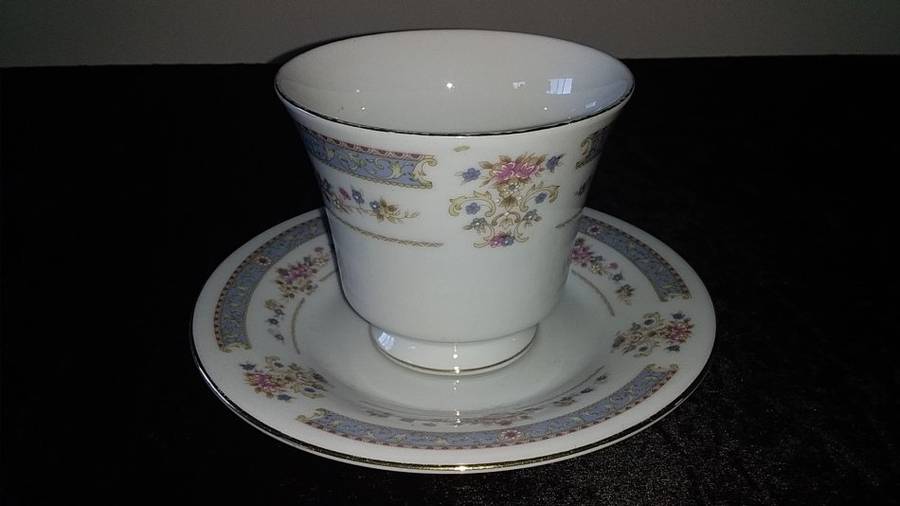 Cup and Saucer-Crescent-Fine China-Made in China-JIE PAI-Mix and Match