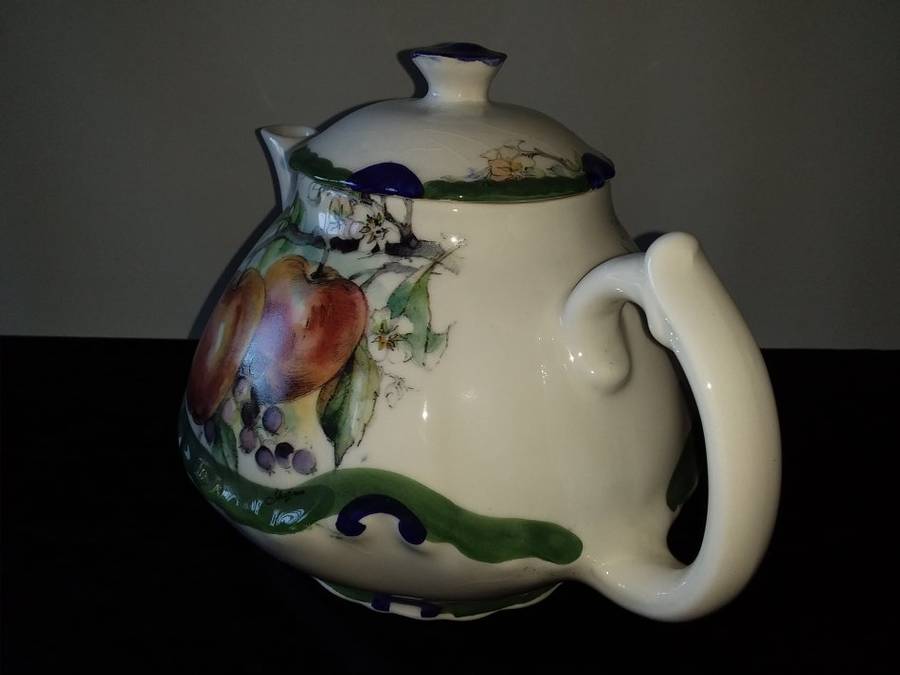 Pottery Garden-Ye Olde World-Potterwoods-Tea and Coffee ware-Pot-Fruit Scenery