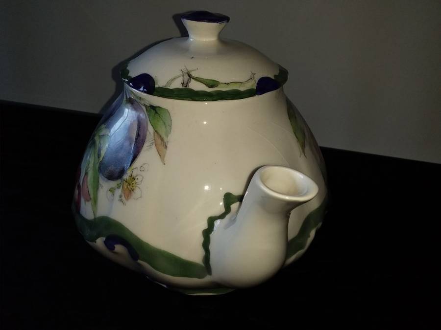 Pottery Garden-Ye Olde World-Potterwoods-Tea and Coffee ware-Pot-Fruit Scenery
