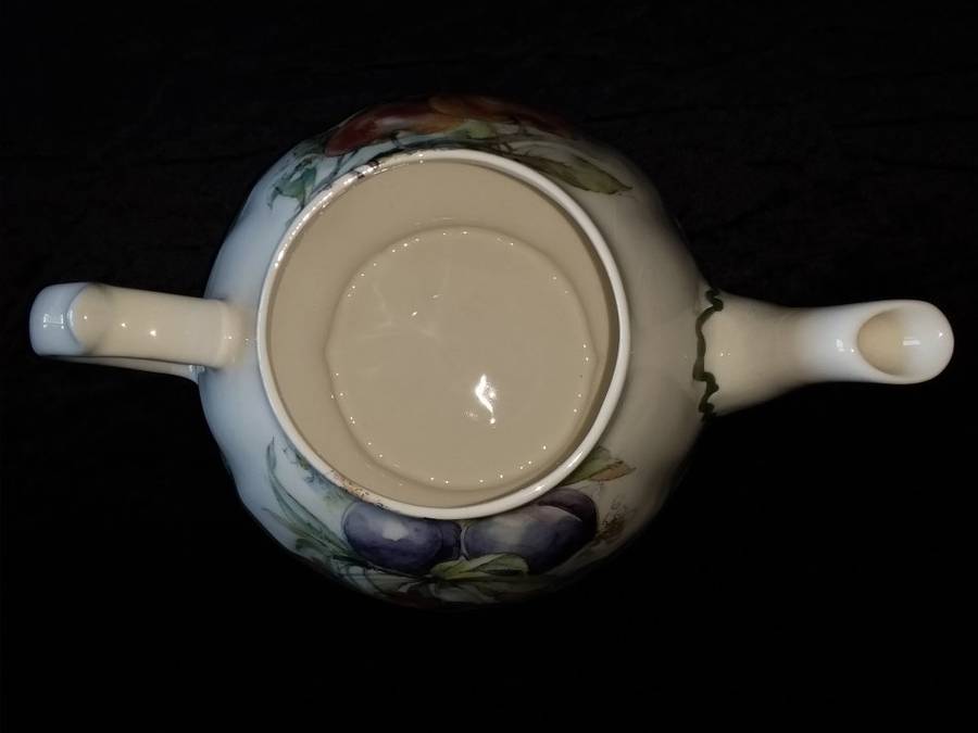 Pottery Garden-Ye Olde World-Potterwoods-Tea and Coffee ware-Pot-Fruit Scenery