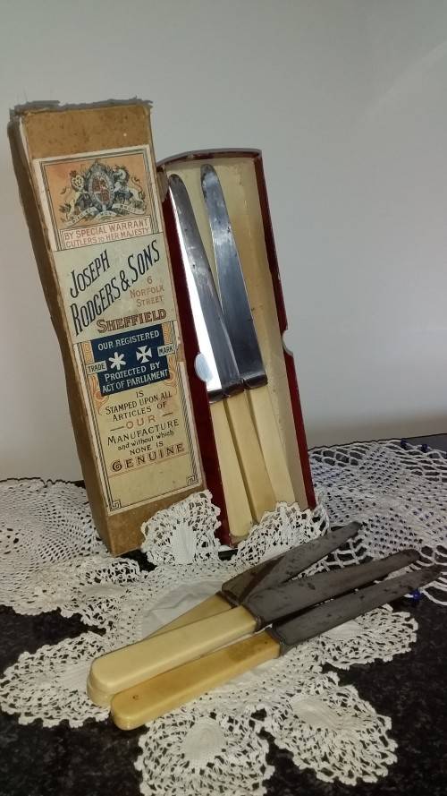 Joseph Rodgers and Sons BOX -SHEFFIELD-Cutlery-6 x Knives-Collectable-Vintage