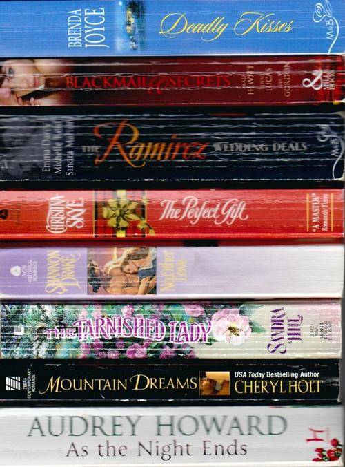 ROMANCES *Sale* Eight Paperbacks