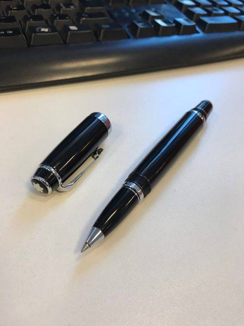 Famous Brand - Black Short Wrist With Diamond Clip Metal RollerBall Pen