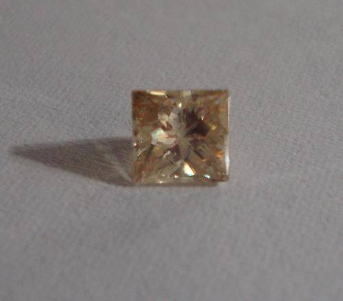 MAMA MIA! *BEAUTIFUL SUPA  LIGHT BROWN 0.65 ct SI2 LOOSE DIAMOND!!! DAZZLING!! STARTING AT R1 !!!