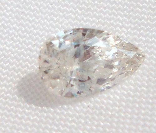A MESMERISING 0.27 ct F COLOUR SI1 PEAR SHAPE DIAMOND STARTING AT R1 !!! - DO NOT MISS THIS !!!