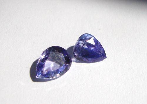 A BEAUTIFUL UNMATCHED PAIR OF TANZANITES 1.87 ct - STARTING @ R1 !!!
