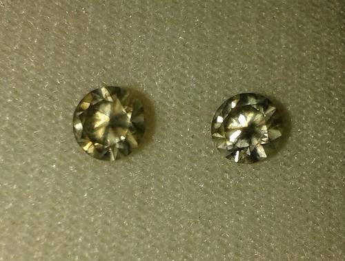 Brill. Round cut Diamond / 0.53 Cts Each / Fancy - VS2 / 2 available!