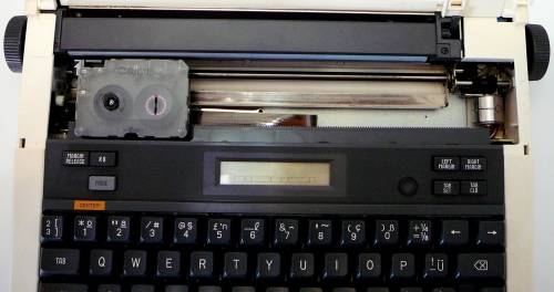 Canon Typestar 5 Portable Electric Typewriter in Carry Case