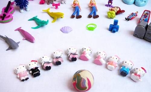 59 Pieces of Mixed Toys - Snoopy, Lucy and Schroeder and a Toy Microscope