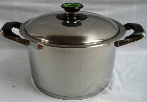 A Selection of 3 AMC 24 cm Stainless Steel Pots