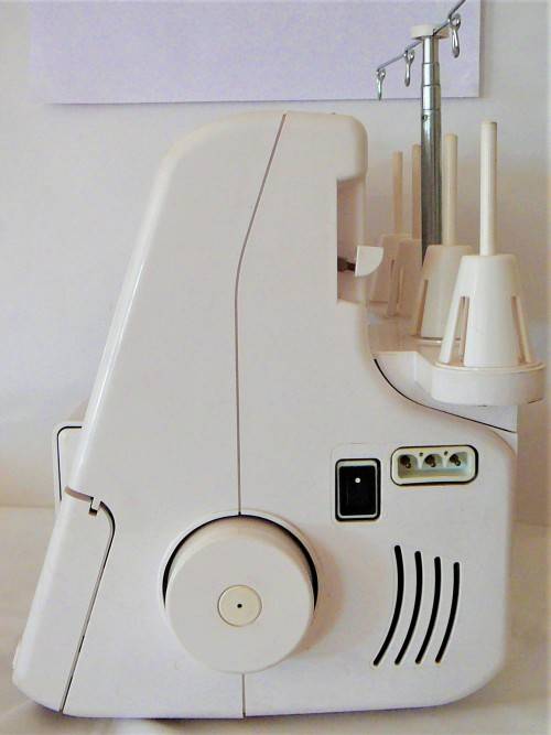 A 4 Thread  Elna Overlocker Model 624DSE - Not Working