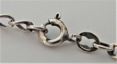 A Superb Sterling Silver Necklace Chain