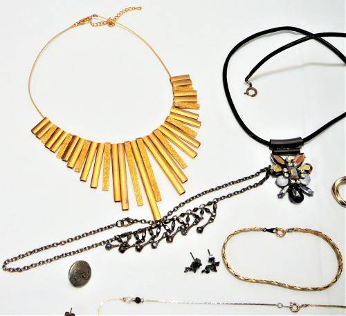 A Mixed Bag of Costume Jewellery and Accessories 361