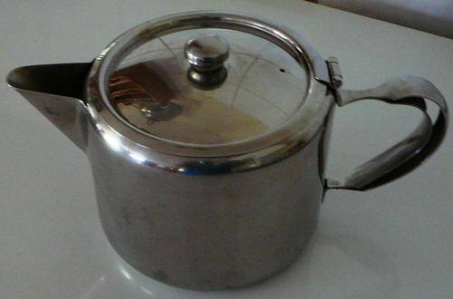 Medium Stainless Steel Tea Pot 1 Lit Capacity