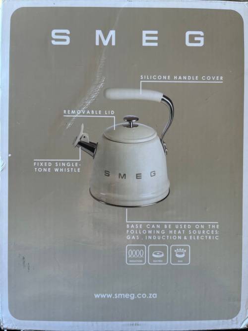 Smeg Whistling Kettle 2.3L