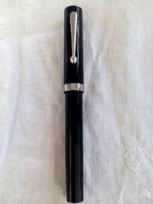 Vintage Sheaffer  flat top fountain pen.