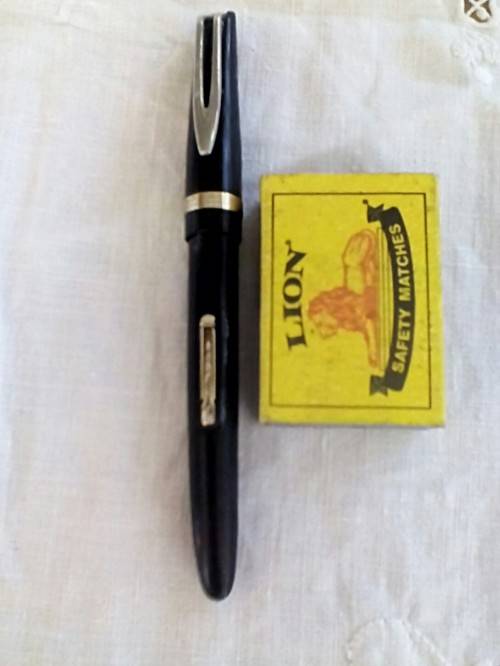 Waterman L5 lever filled fountain pen. English made. 14ct gold nib.