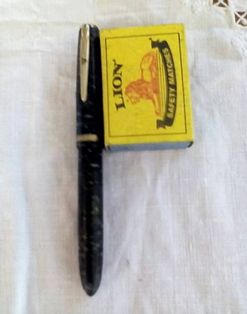 Sheaffer? Clipper dyna flow. Striated pattern. 14ct gold nib.