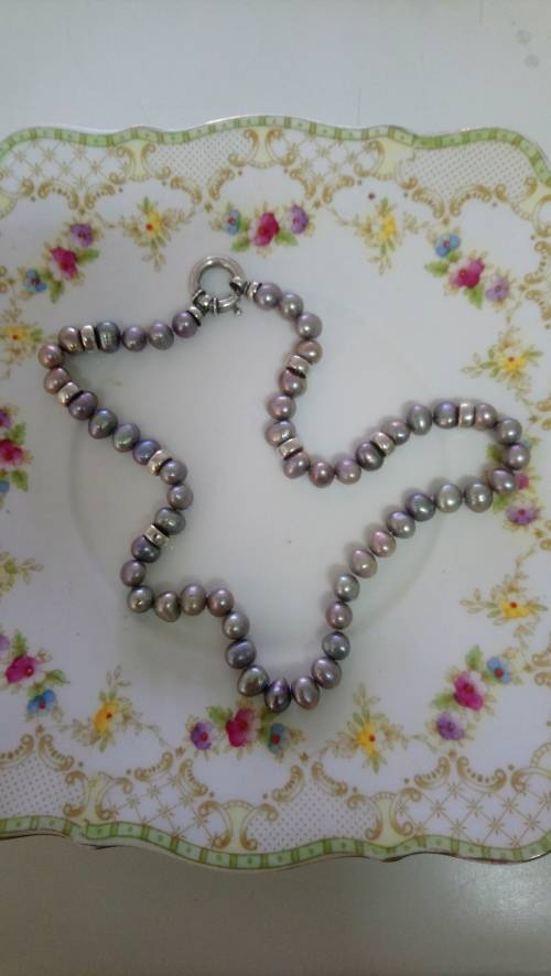 A lovely collection of beautiful silver jewellery