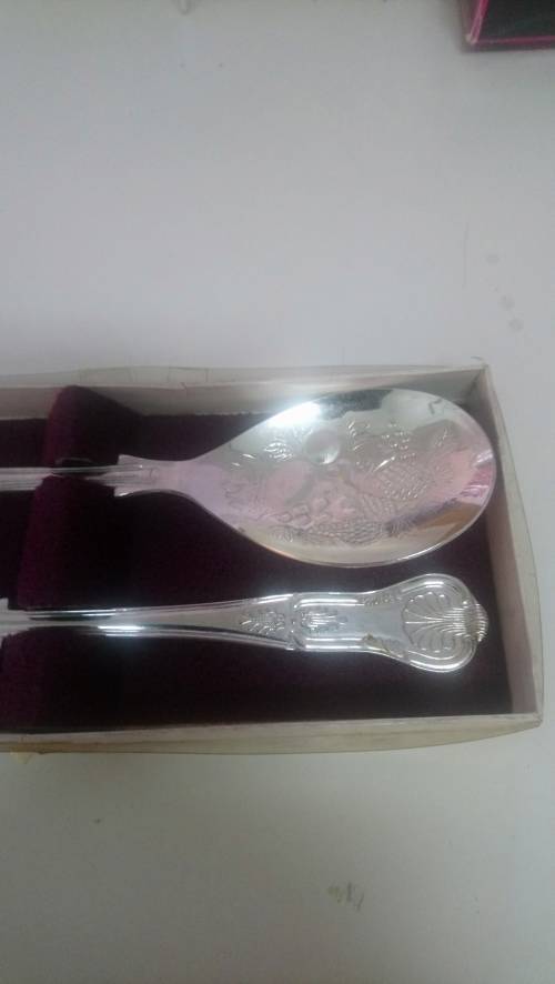Pair Kings pattern salad servers