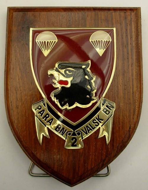 2 PARACHUTE BATTALION  METAL BADGE on WOODEN SHIELD w. STAND