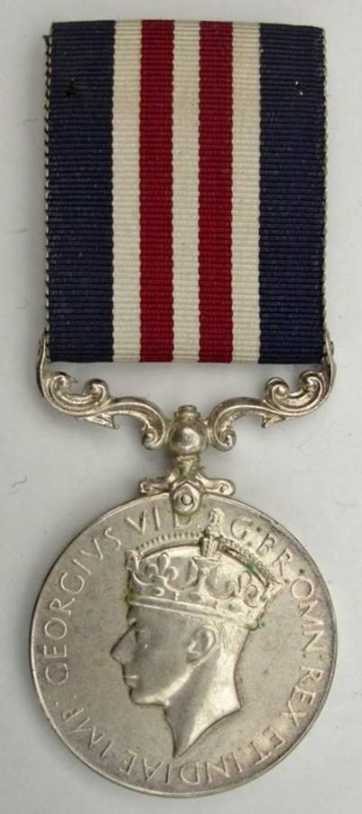 "COPY" WW2 MILITARY MEDAL for BRAVERY IN THE FIELD - VERY GOOD "COPY"