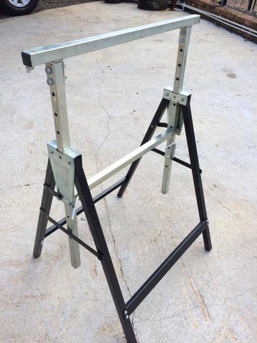 TELESCOPIC , LIGHTWEIGHT STEEL SCAFFOLDING/TRESSELS SET of 2,Boxed..New price R1650