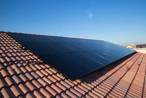 200W  MONOCRYSTALLINE SOLAR PANEL-GET OFF THE GRID-RENEWABLE ENERGY SUPPLY...LTD STOCK !!