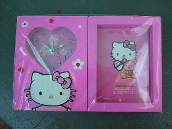 Hello Kitty pink clock with photoframe