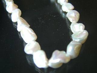 Off-white freshwater pearls 6-8mm