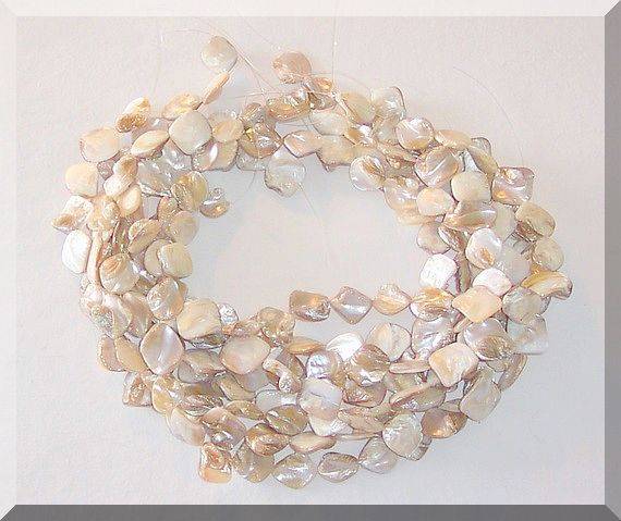 Mother of pearl irregular hoof bead NATURAL string, 9-18mm . 38cm string