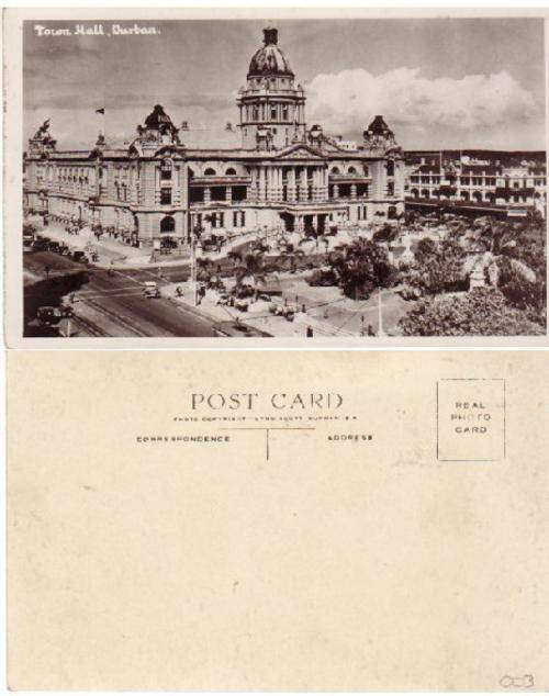 VINTAGE PICTURE POSTCARD - TOWN HALL DURBAN