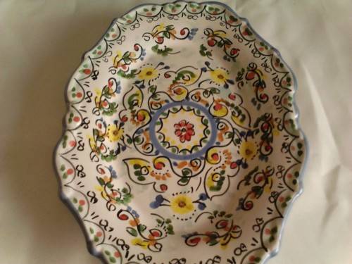 STUNNING, FULLY HAND PAINTED CRUZ PORCELAIN WALL PLATE- GOOD CONDITION , SEE BELOW.