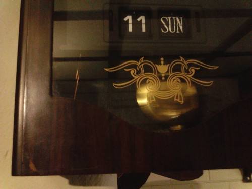 BEAUTIFUL RHYTHM DATE & TIME WALL CLOCK IN PERFECT WORKING CONDITION, PLEASE SEE BELOW.