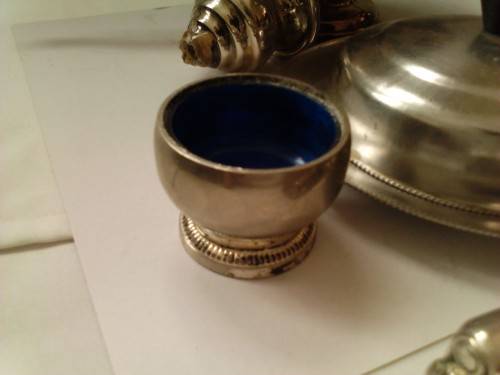 LOT OF VINTAGE SILVER PLATED ITEMS (FOR ONE BID), SOLD AS PER SCANS, SEE BELOW.