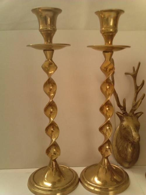 NICE LOT OF BEAUTIFUL VINTAGE BRASS ITEMS (FOR ONE BID), SOLD AS PER SCANS, SEE BELOW.